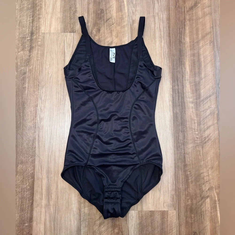 Maidenform Black Shapewear Ultra Firm Bodysuit, Medium - Picture 6 of 16